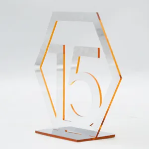 Acryl Hochzeit Tischnummer 15 Schild Detailansicht, verspiegelter Tischdekoständer