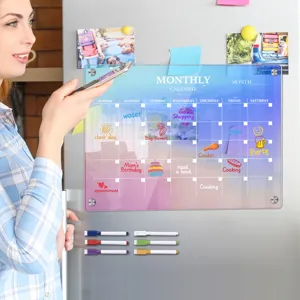 Kleurrijke acryl maandelijkse kalender magnetisch whiteboard voor koelkast met pennen.