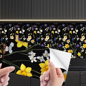 Vista dettagliata dell'adesivo murale floreale nero per la decorazione della casa.