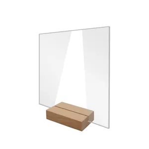 Placa acrilica transparente con base de madera vista detallada para soporte de mesa.
