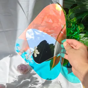 Miroir mural acrylique iridescent, miroir décoratif irrégulier adhésif pour la décoration.