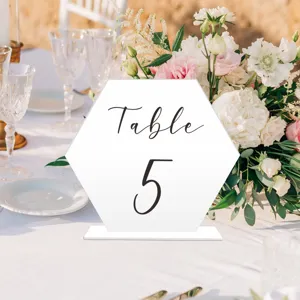 Letrero de número de mesa de boda acrílico hexagonal con base, decoración elegante.