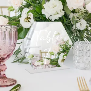 Letrero de mesa de acrílico transparente hexagonal con base blanca, decoración de bodas.