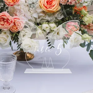 Tarjeta de numero de mesa de mariposa de acrilico transparente con base blanca para boda