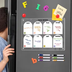 Transparente Acryl Magnet Wochenplaner Tafel für Kühlschrank mit bunten abwischbaren Stiften.