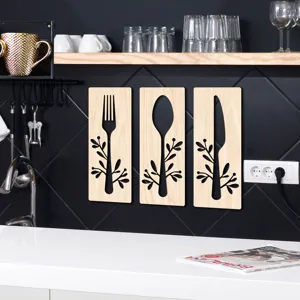 Ensemble deart mural de cuisine en bois de trois plaques fourchette cuillère couteau