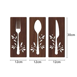 Ensemble de decorations murales de cuisine en bois avec motifs de fourchette et couteau