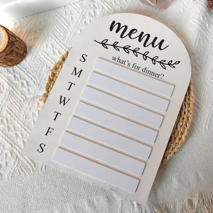 Gros plan détaillé du tableau de menu magnétique en bois avec planificateur hebdomadaire et style.
