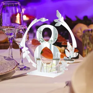Numéro de table 8 en acrylique miroir avec design de couronne de feuilles pour mariage