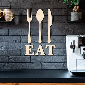 Set de décoration murale cuisine en bois 3D avec formes de couverts et lettres EAT pour maison.
