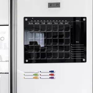 Tablero de calendario magnético de acrílico transparente para nevera con rotuladores.