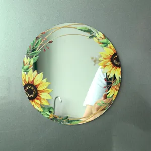 Primer plano de los detalles del espejo acrilico magnetico con patron de girasol y estampado.