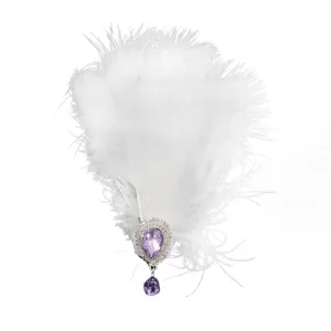 Pinza de pelo de pluma blanca con estrás morado para un estilo elegante y fiestas chic.