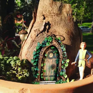 Elfen tuindeur miniatuur houten elfje huis buitendecoratie voor potten detail