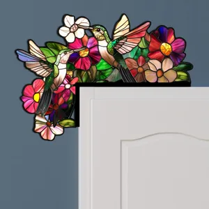 Adesivo decorativo per angolo porta in legno con colibrì e fiori in stile vetrata.