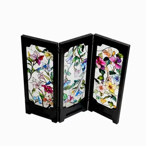 Mini 3-panel folding screen tabletop decorative ornament with retro floral stained glass design.