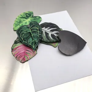 Detail de magnet refrigerateur feuille plante tropicale, sticker decoratif botanique aimante.