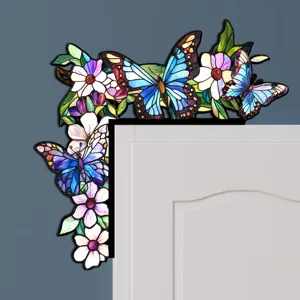 Adesivo angolare per porta in legno con motivo farfalla e fiori in stile vetrata.
