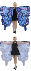 Detailansicht des blauen Galaxie Schmetterlingsflügel Umhangs, ideal für Halloween Show.