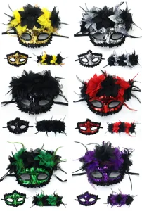 Venetiaans halfgelaatsmasker met veren en pailletten voor carnavalsfeest en verkleedpartij.