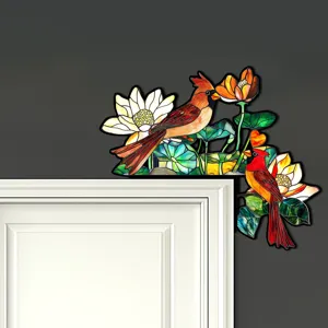 Adesivo angolare per porta in legno con design cardinale e loto in vetro colorato per decorazione.