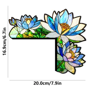 Dettaglio adesivo ad angolo porta loto in vetro colorato con dimensioni e motivi floreali.