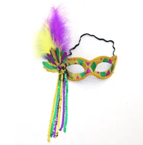 Prachtig carnaval veer masker met kleurrijke pailletten en lange franjes voor feestjes.