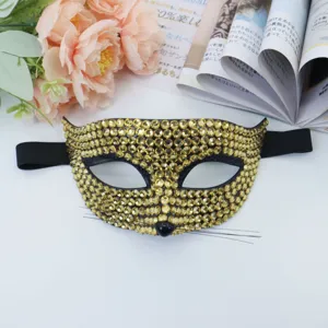 Gouden strass kattenmasker met snorharen en elastische band voor feestelijke events.