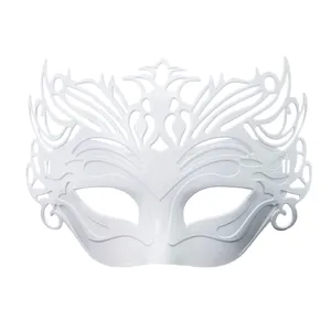 Witte masker bal half gezicht masker, ingewikkeld filigraan uitsnede ontwerp voor Halloween.