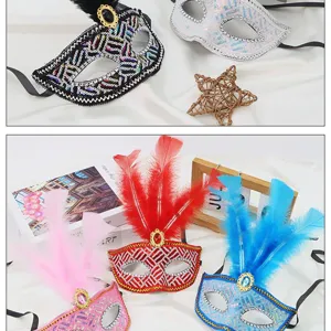 Venetiaanse maskerbal halve gezicht masker met veren en pailletten voor feestjes.