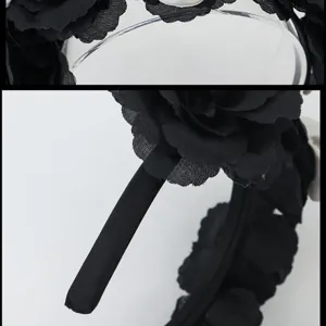 Detail gotische zwarte roos schedel haarband, perfect voor Halloween feest cosplay accessoires.