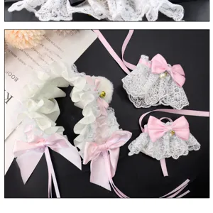 Lolita kattenoor haarband en kant polsmanchetten set met roze strikken en belletjes.