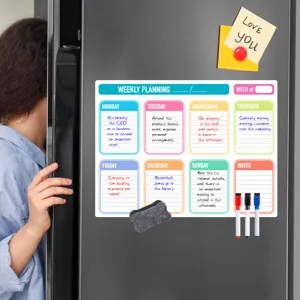 Magnetische Wochenplaner Tafel für Kühlschrank mit Stiften und Notizblock Layout.