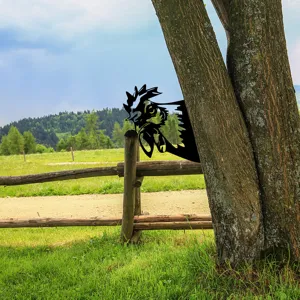 Outdoor metal rooster tree insert detail, garden silhouette art decoration, yard landscape prop