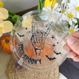 Ολογραφικό αυτοκόλλητο παραθύρου Halloween με σχέδιο σκελετού χεριού και νυχτερίδας.