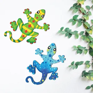 Metal gecko wall art outdoor garden fence hanging home decoration exquisite details view