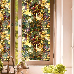 Film pour fenetre vitrail style Tiffany autocollant raisin decoration interieure detail