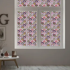 Decoratieve raamfolie met kleurrijk mandalapatroon, verwijderbare statische raamsticker voor thuis.