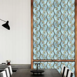 Detailweergave raamfolie, vintage wervelpatroon, matglas sticker voor interieurdecoratie.