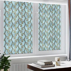 Decoratieve statische raamfolie, retro blauw-gouden wervelpatroon voor glazen privacy.