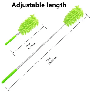 Detalle del plumero de microfibra ajustable que muestra opciones de longitud corta y larga.