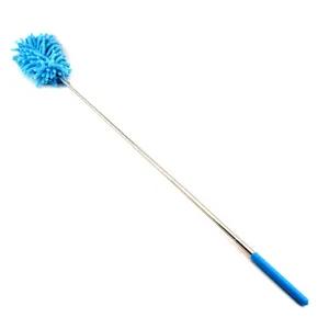 Plumero de chenilla extensible con mango de acero inoxidable para la limpieza del hogar.