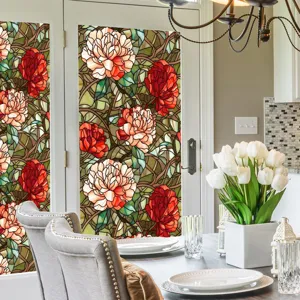 Vue détaillée du film pour fenêtre en vitrail floral coloré, élégant motif de pivoine.