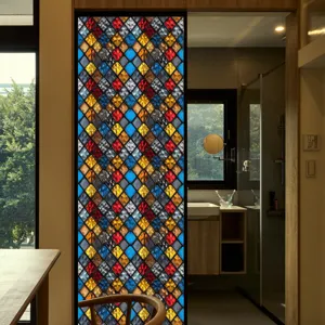 Gedetailleerd overzicht van retro kleurrijke ruitpatroon raamfolie elektrostatische PVC.