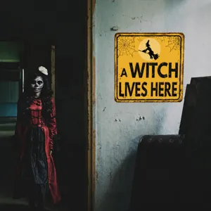 Halloween Witch Warning Metal Tin Sign Wall Sticker Retro Horror Party Home Decor Waterproof Wall Decal Festival Supplies