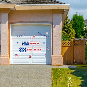 Dettaglio dell'adesivo magnetico per porta del garage del Giorno dell'Indipendenza.