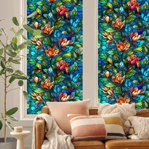 Film pour fenetre en vitrail motif floral decoratif intimite pour la decoration.