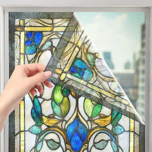 Viktorianische Buntglas-Fensterfolie Detail, statische dekorative Glasaufkleber für Zuhause.