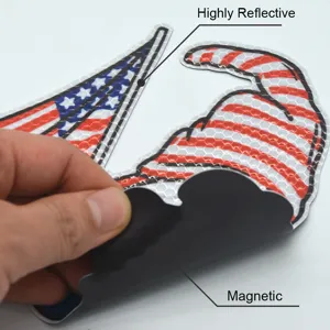 Adesivo per auto magnetico riflettente gnomo patriottico del giorno dell'indipendenza USA.