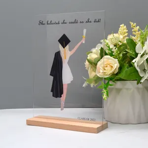 Acryl afstudeerplaat met houten basis bureaudecoratie voor afstudeerseizoen cadeau.